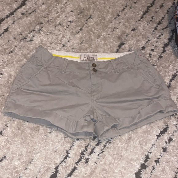 Vintage Grey old navy mini shorts size 4 - Picture 1 of 3